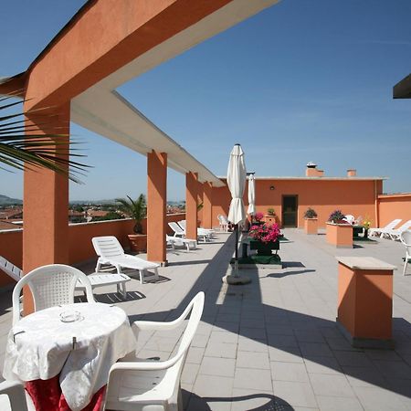 Hotel Solarium Civitanova Marche Exterior photo