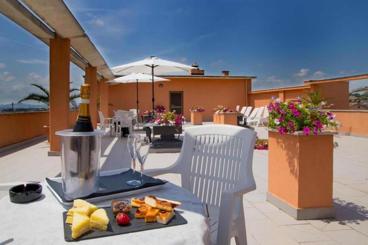 Hotel Solarium Civitanova Marche Exterior photo